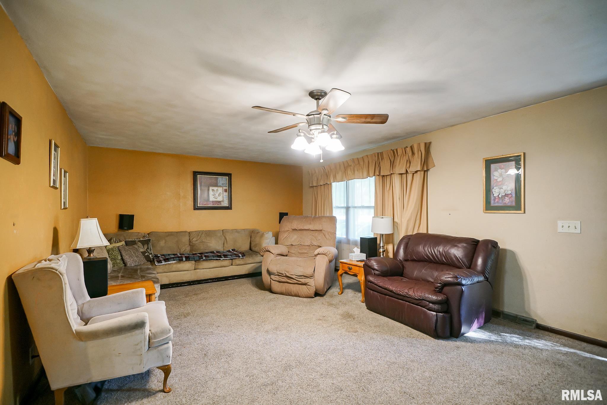 10109 Arrow Road Tremont, IL 61568 - Photo 3 of 35