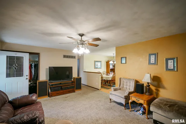 $220,000 | 10109 Arrow Road, Tremont, IL 61568