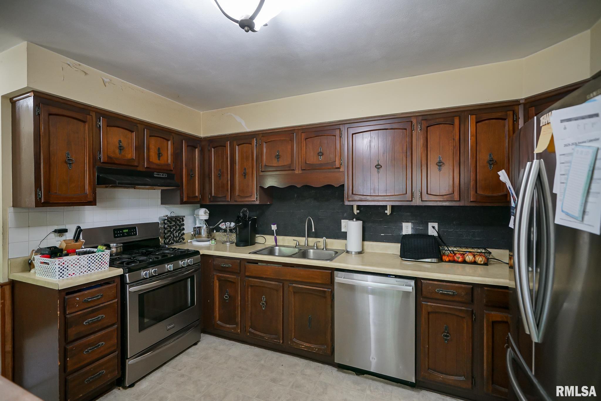 10109 Arrow Road Tremont, IL 61568 - Photo 7 of 35