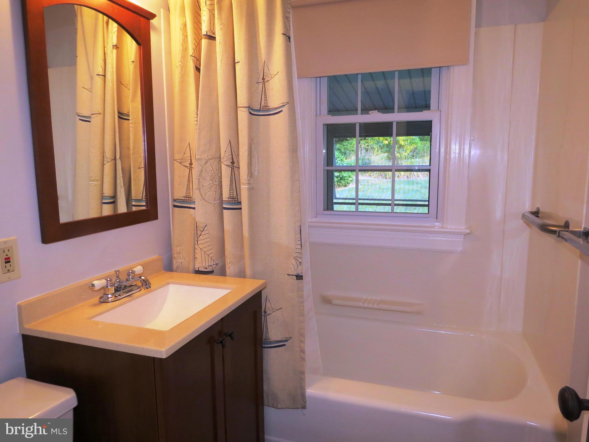 1685 Old Manchester Road Westminster, MD 21157 - Photo 5 of 30 Bath