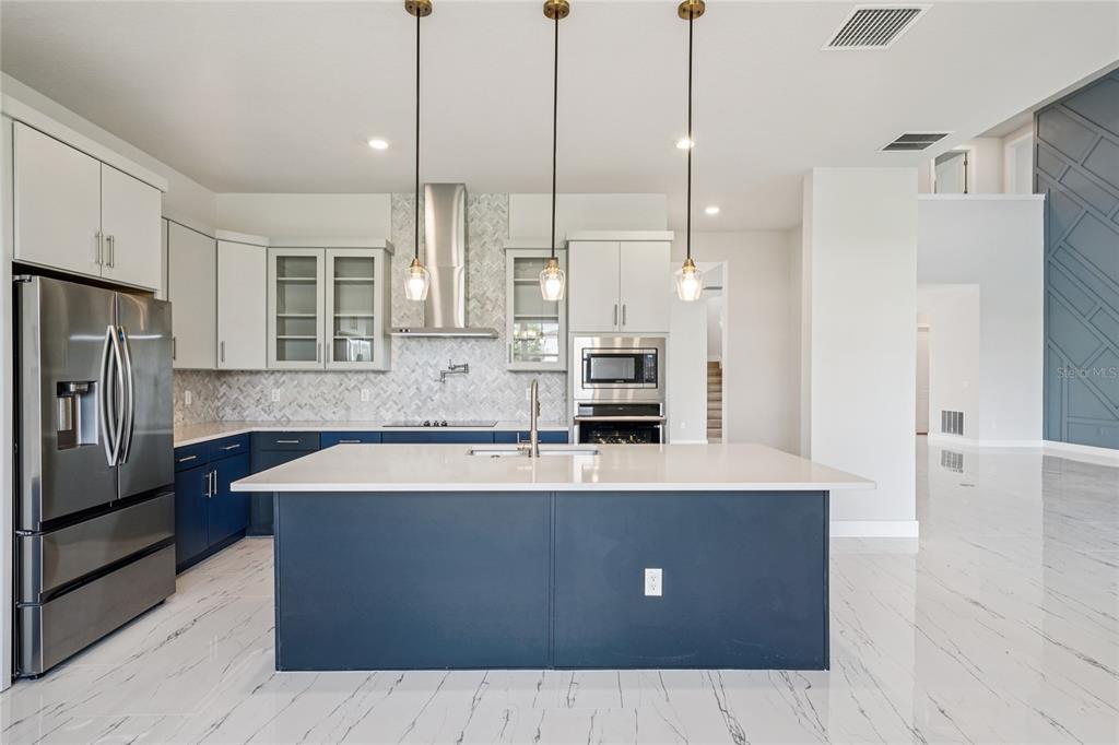 9201 Sanders Tree Loop Wesley Chapel, FL 33545 - Photo 18 of 98