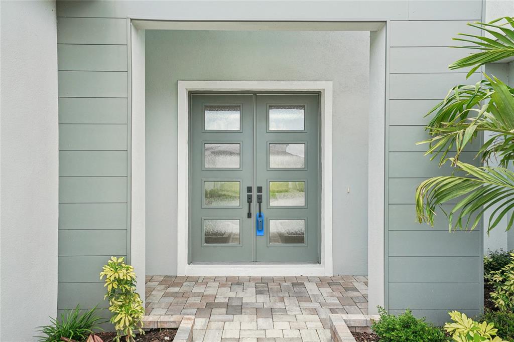 9201 Sanders Tree Loop Wesley Chapel, FL 33545 - Photo 5 of 98