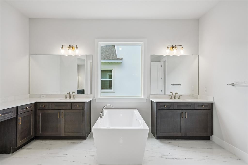 9201 Sanders Tree Loop Wesley Chapel, FL 33545 - Photo 53 of 98