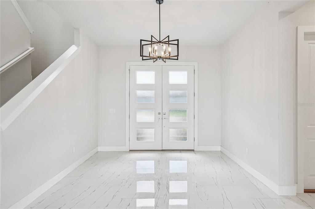 9201 Sanders Tree Loop Wesley Chapel, FL 33545 - Photo 7 of 98