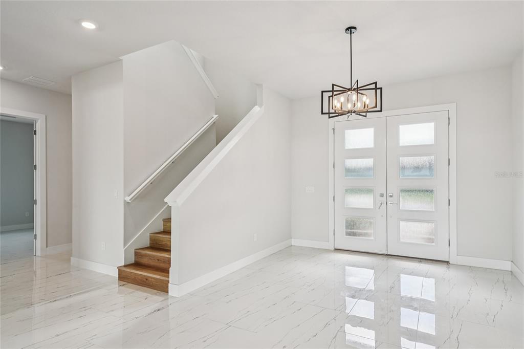 9201 Sanders Tree Loop Wesley Chapel, FL 33545 - Photo 8 of 98