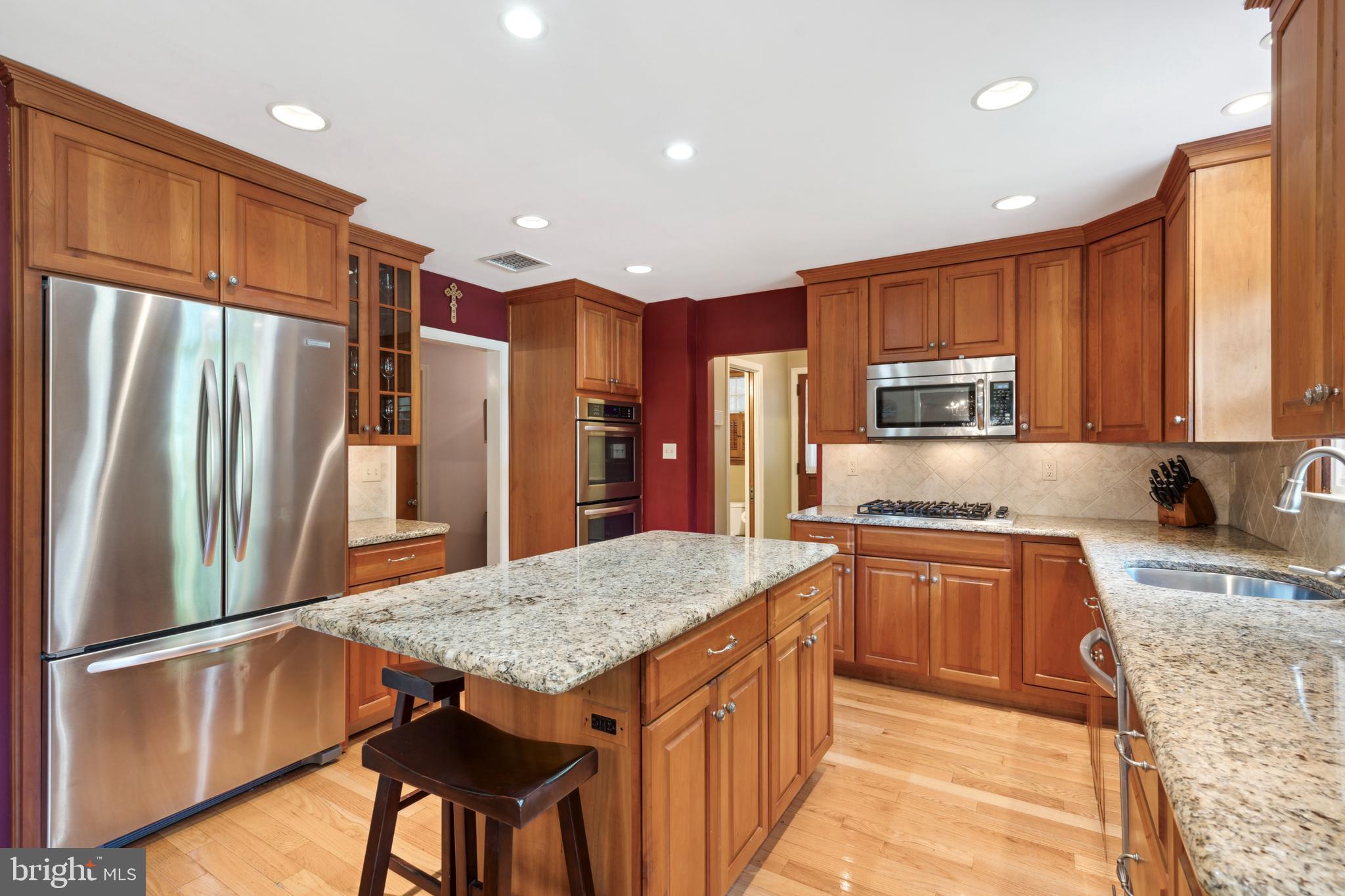 627 Georgetown Road Glen Mills, PA 19342 - Photo 8 of 25 Stainless Steel KitchenAid Appliances.Viking Stove