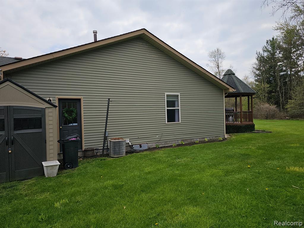 5765 Roberts Road Marine City, MI 48039 - Photo 29 of 39