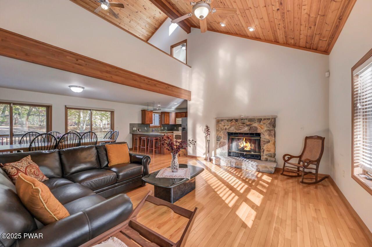 2124 Oaktree Lane Bushkill, PA 18324 - Photo 11 of 53