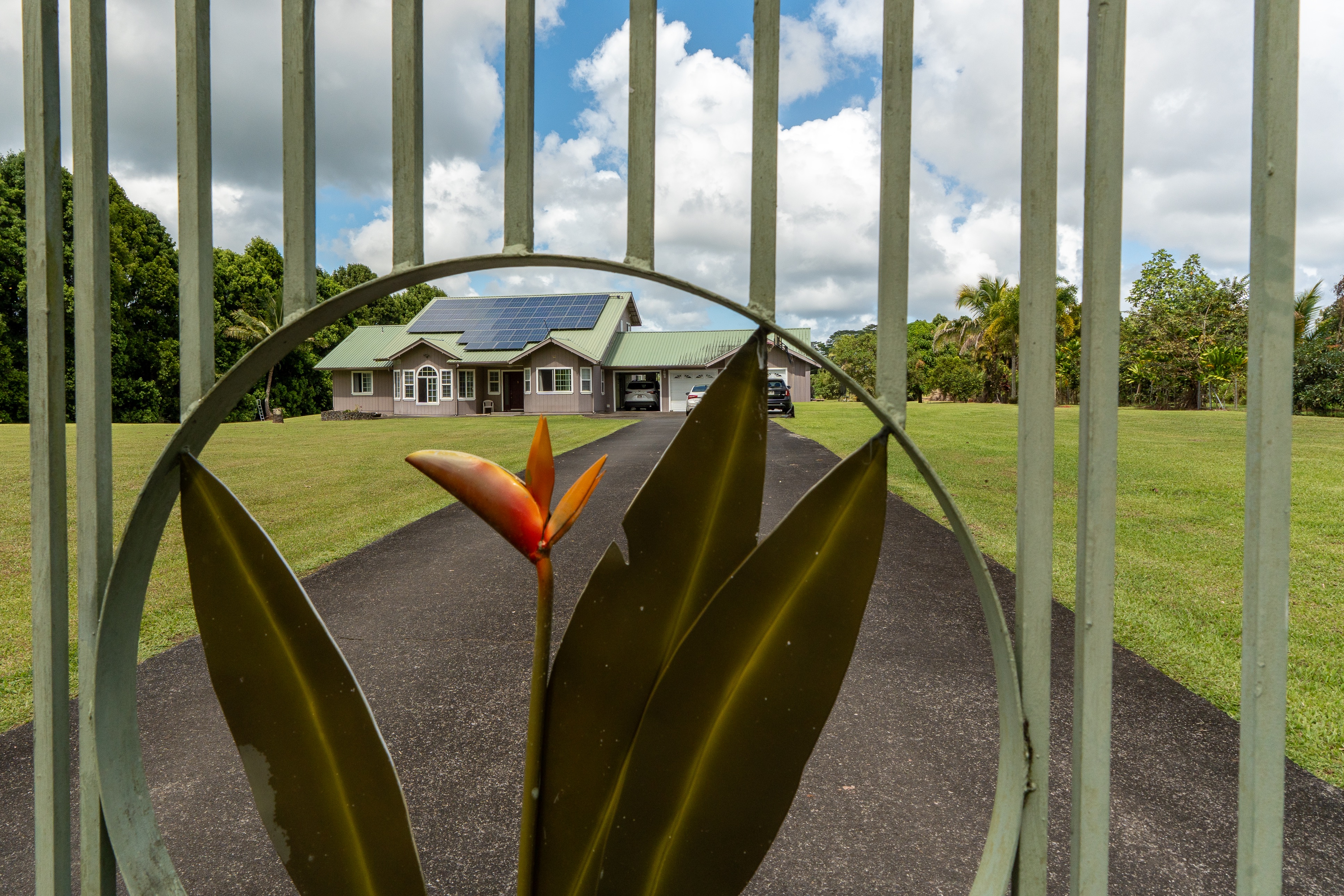 17-4044 South Road Keaau, HI 96749 - Photo 27 of 28 a view of balcony with furniture