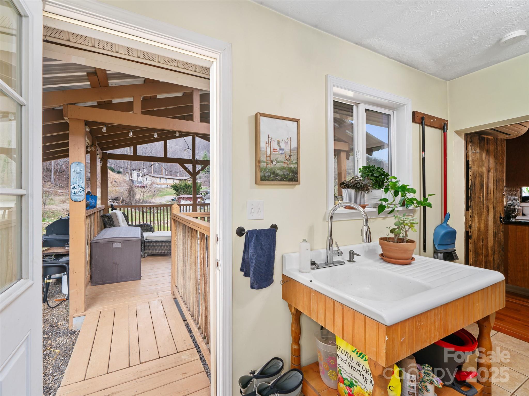 784 Riverview Road Burnsville, NC 28714 - Photo 22 of 38