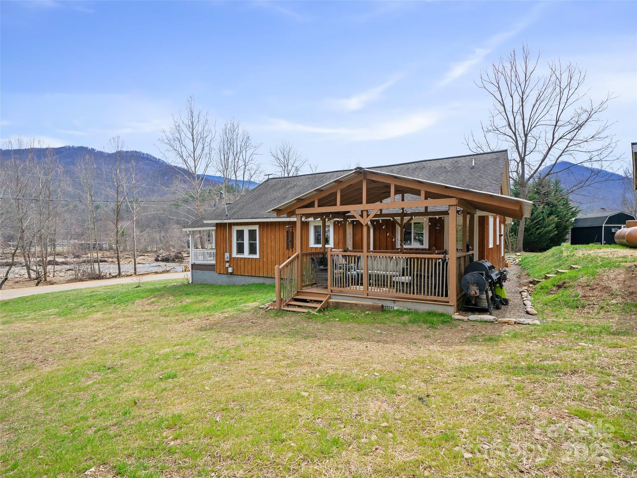 784 Riverview Road Burnsville, NC 28714 - Photo 25 of 38