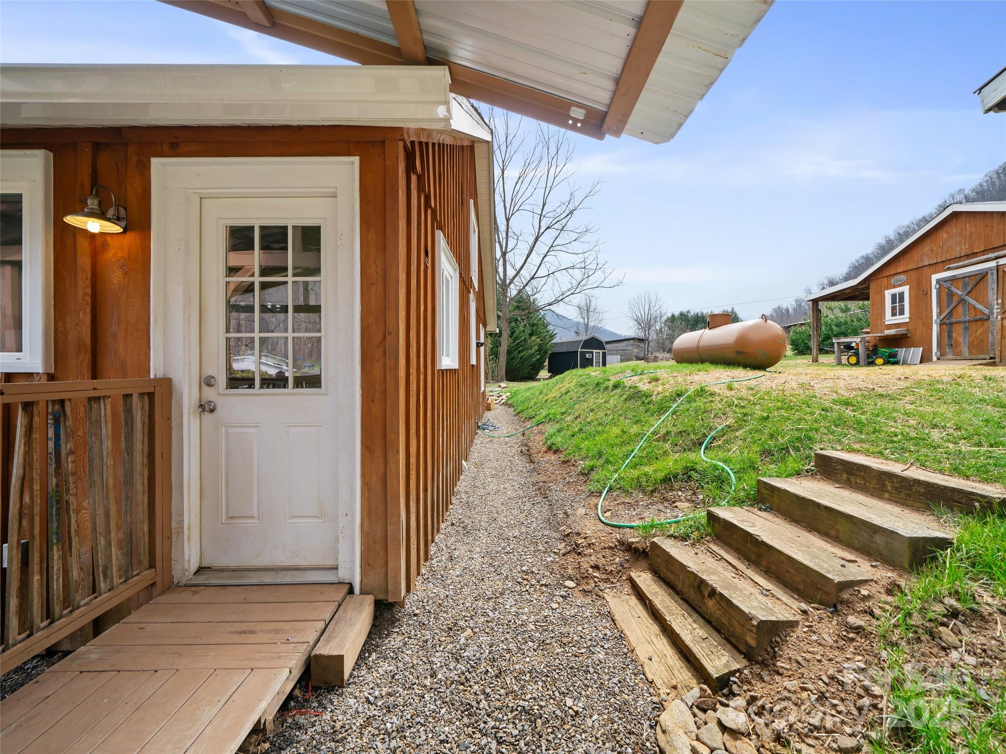 784 Riverview Road Burnsville, NC 28714 - Photo 27 of 38