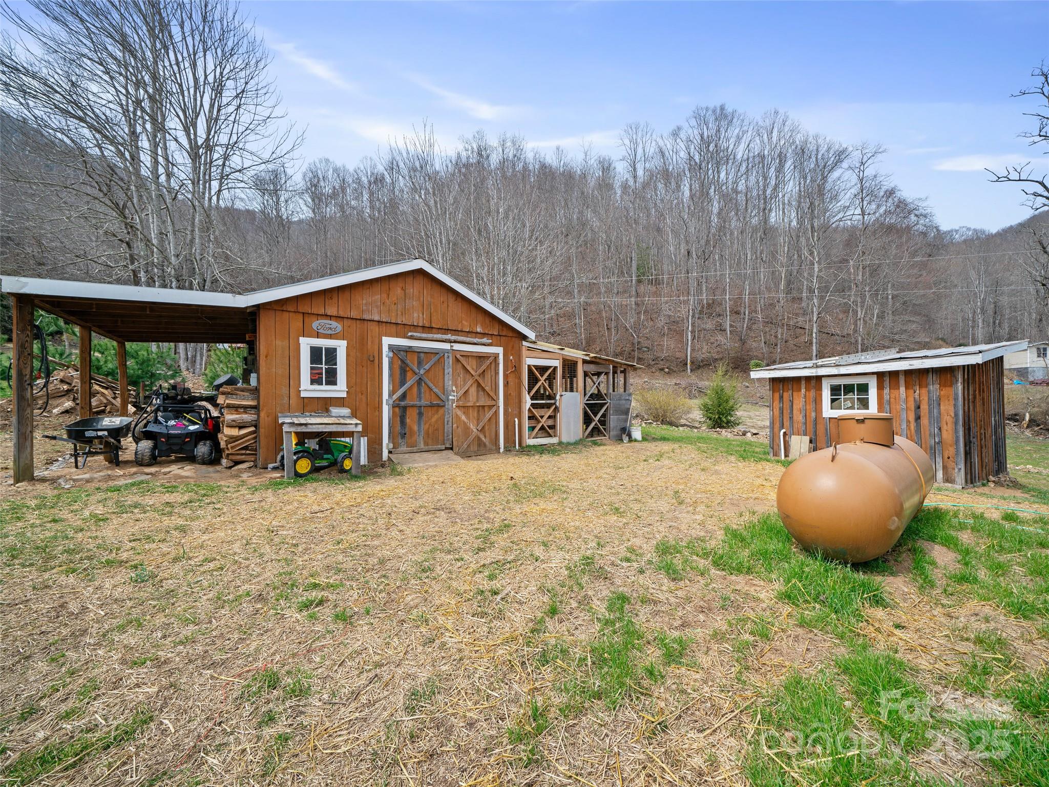 784 Riverview Road Burnsville, NC 28714 - Photo 28 of 38