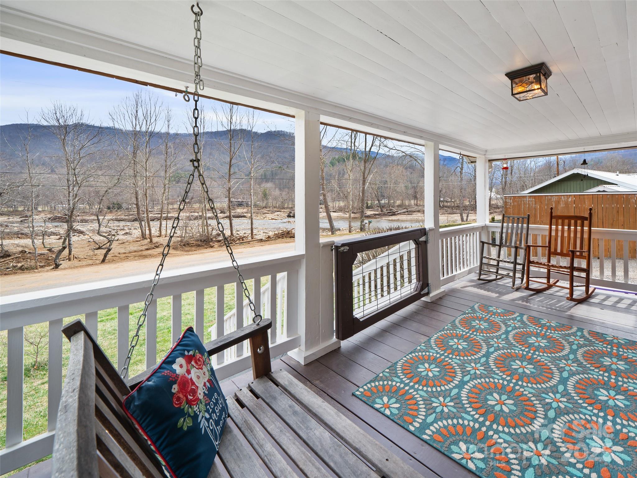 784 Riverview Road Burnsville, NC 28714 - Photo 3 of 38