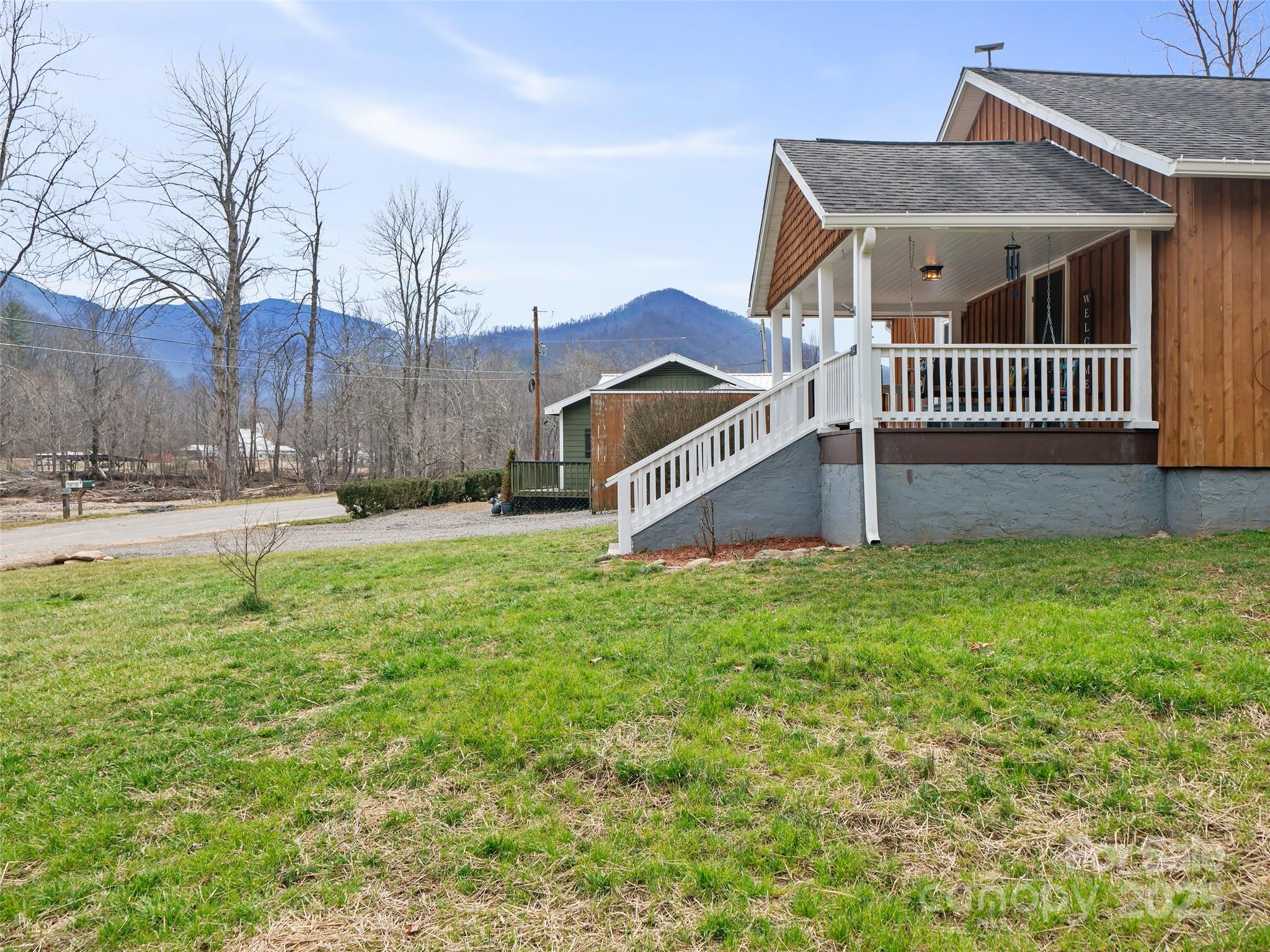 784 Riverview Road Burnsville, NC 28714 - Photo 35 of 38