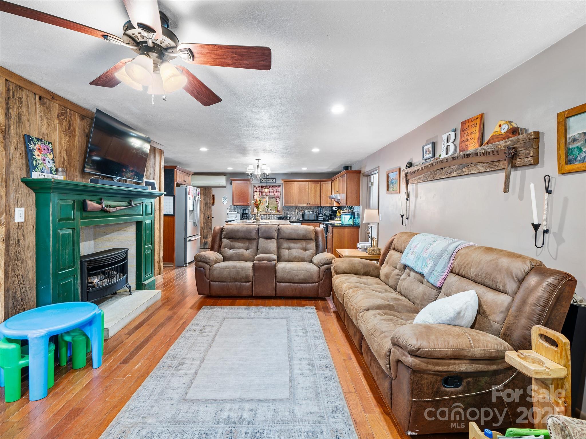 784 Riverview Road Burnsville, NC 28714 - Photo 5 of 38