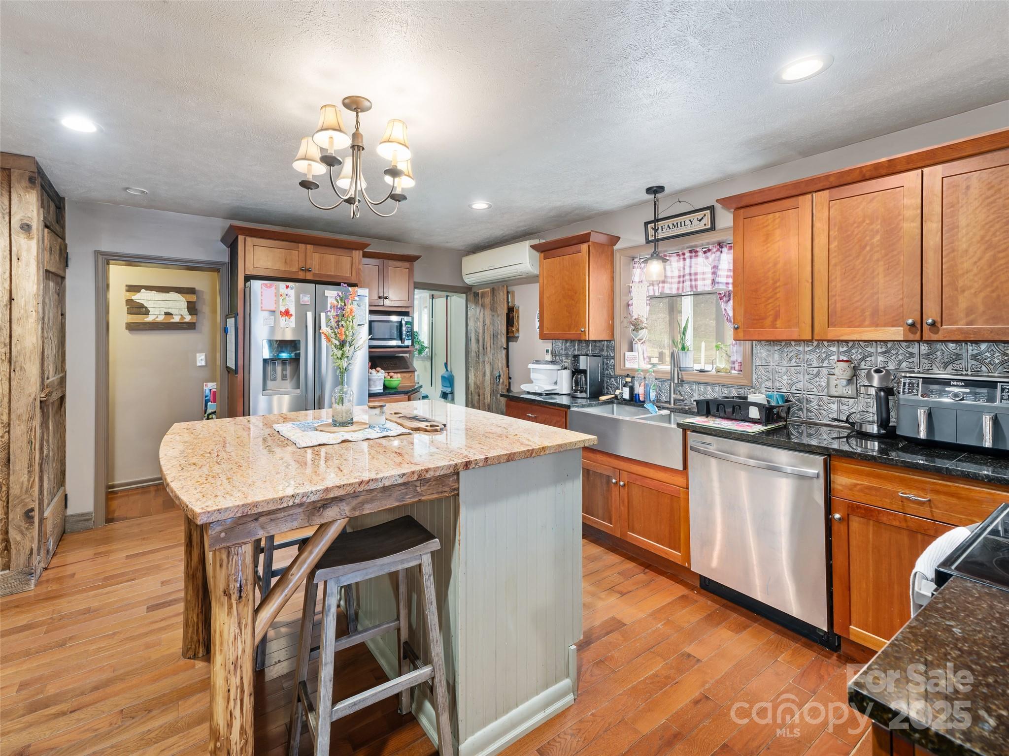 784 Riverview Road Burnsville, NC 28714 - Photo 6 of 38