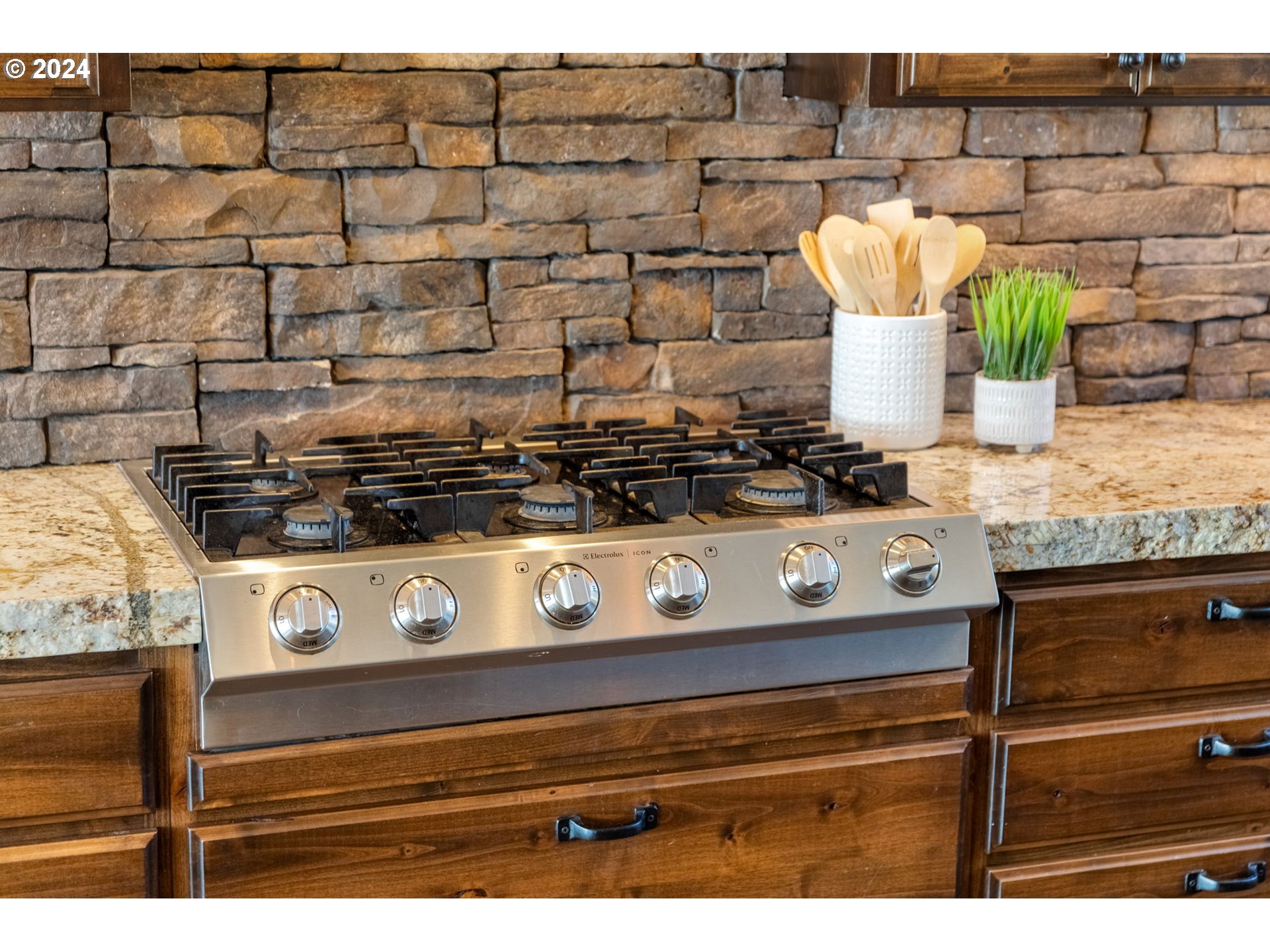 13501 Southwest Riggs Road Powell Butte, OR 97753 - Photo 13 of 46