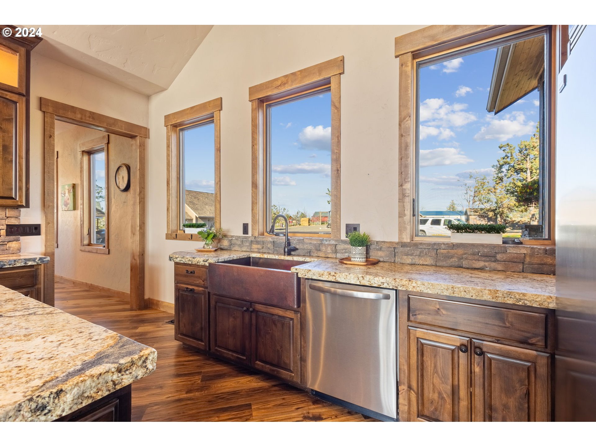 13501 Southwest Riggs Road Powell Butte, OR 97753 - Photo 15 of 46