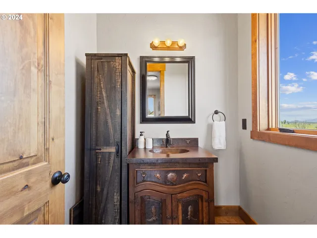 $3,335,000 | 13501 Southwest Riggs Road, Powell Butte, OR 97753