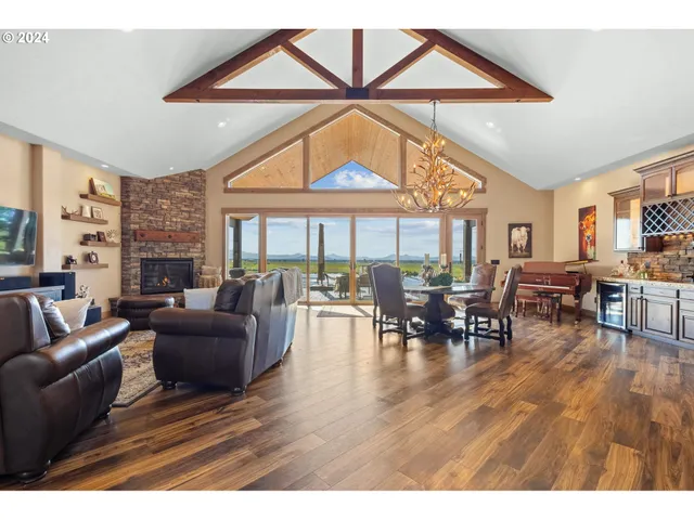 $3,335,000 | 13501 Southwest Riggs Road, Powell Butte, OR 97753