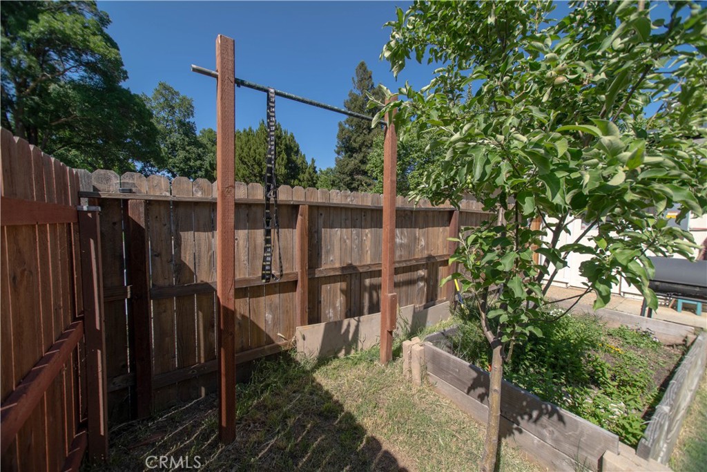 1 San Ramon Drive Chico, CA 95973 - Photo 31 of 42 a balcony with trees in front of it