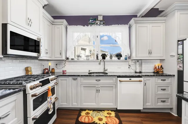 $1,799,900 | 811 Wesley Avenue, Ocean City, NJ 08226