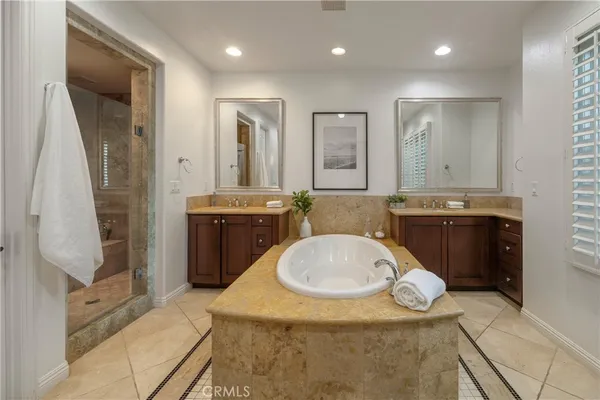 $5,748,000 | 46 Woods Trail, Irvine, CA 92603