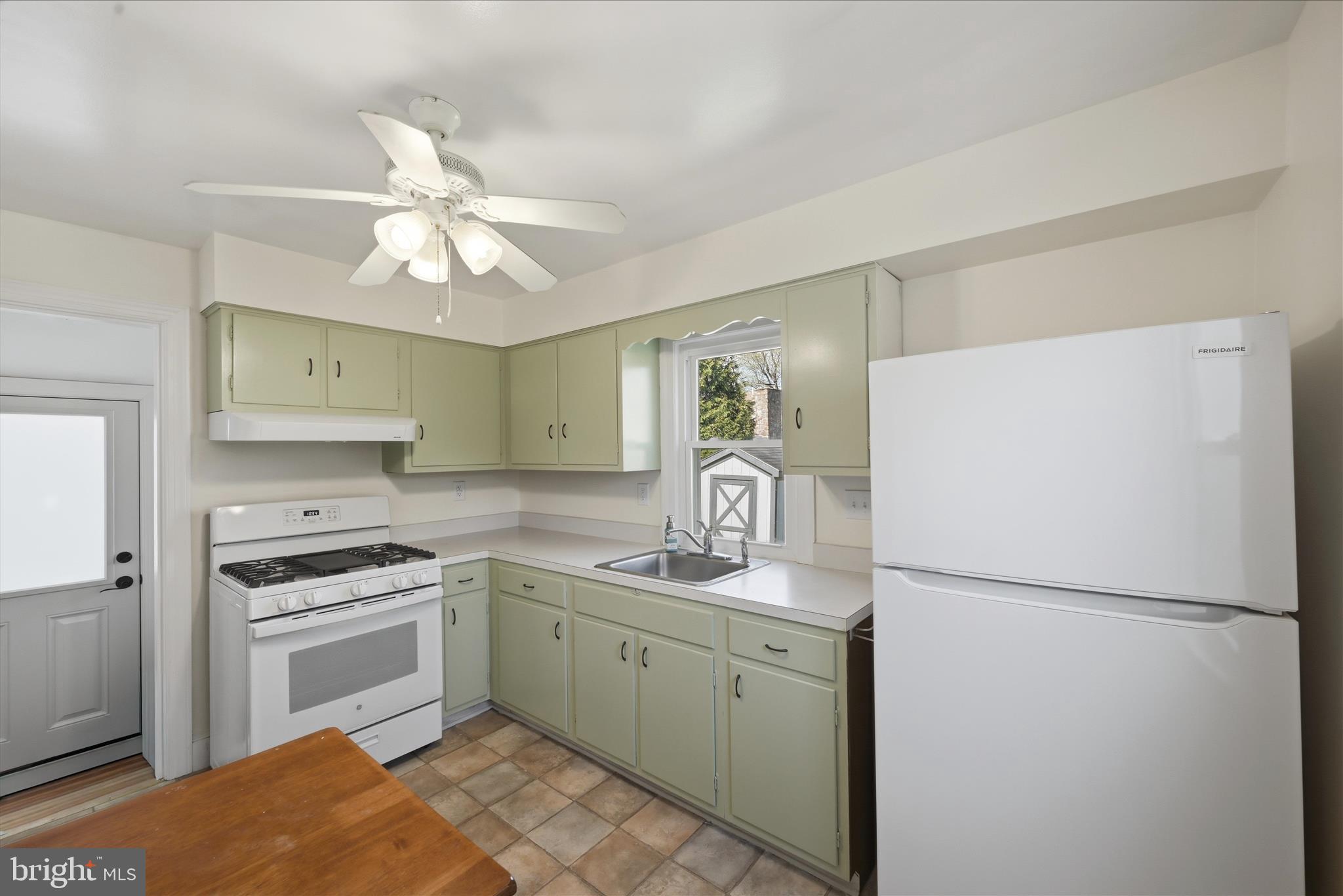 110 Frazier Road Warrenton, VA 20186 - Photo 18 of 34 Kitchen