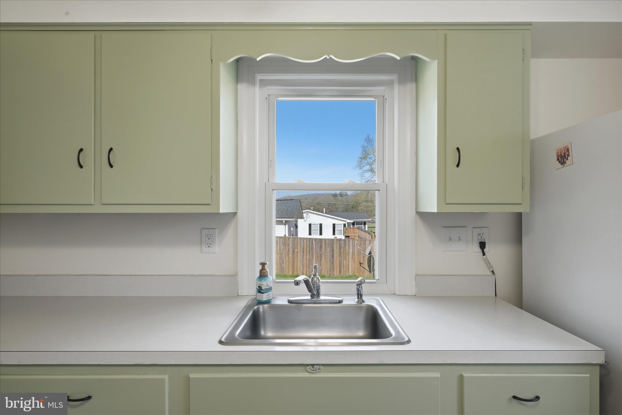 110 Frazier Road Warrenton, VA 20186 - Photo 21 of 34 Kitchen