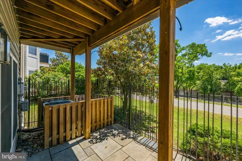 $1,200,000 | 5139 Brawner Place, Alexandria, VA 22304