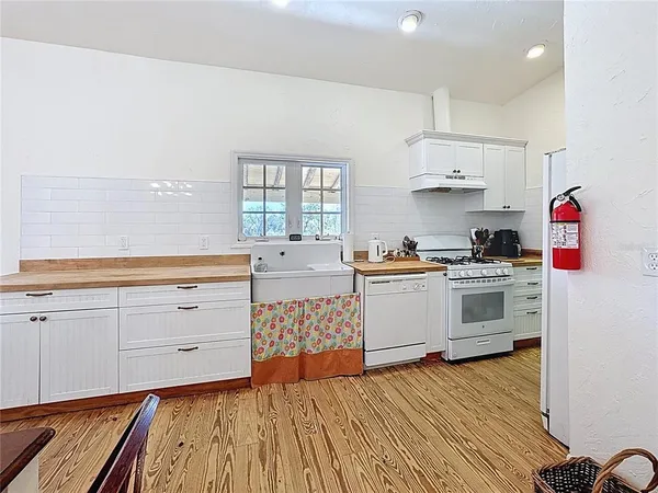 $2,695,000 | 19600 Highway 64, Bradenton, FL 34211