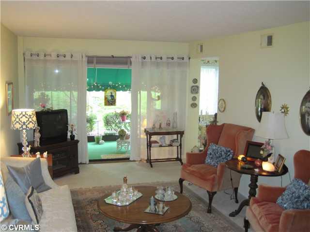 1507 Largo Road, Unit 101 Richmond, VA 23238 - Photo 2 of 5 Dining Room