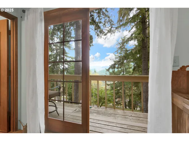 $489,900 | 1853 Ridge Water Drive, Sutherlin, OR 97479