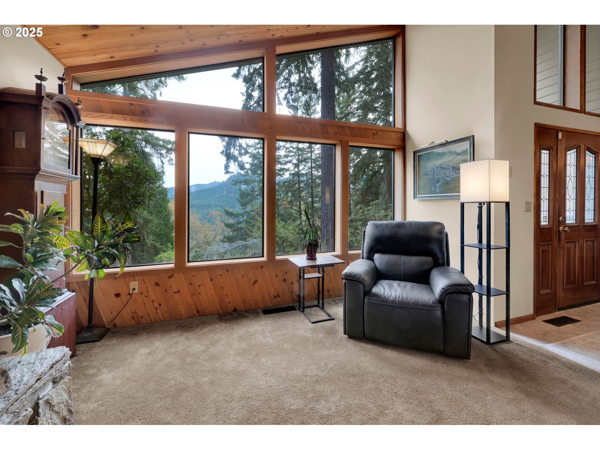 1853 Ridge Water Drive Sutherlin, OR 97479 - Photo 4 of 46