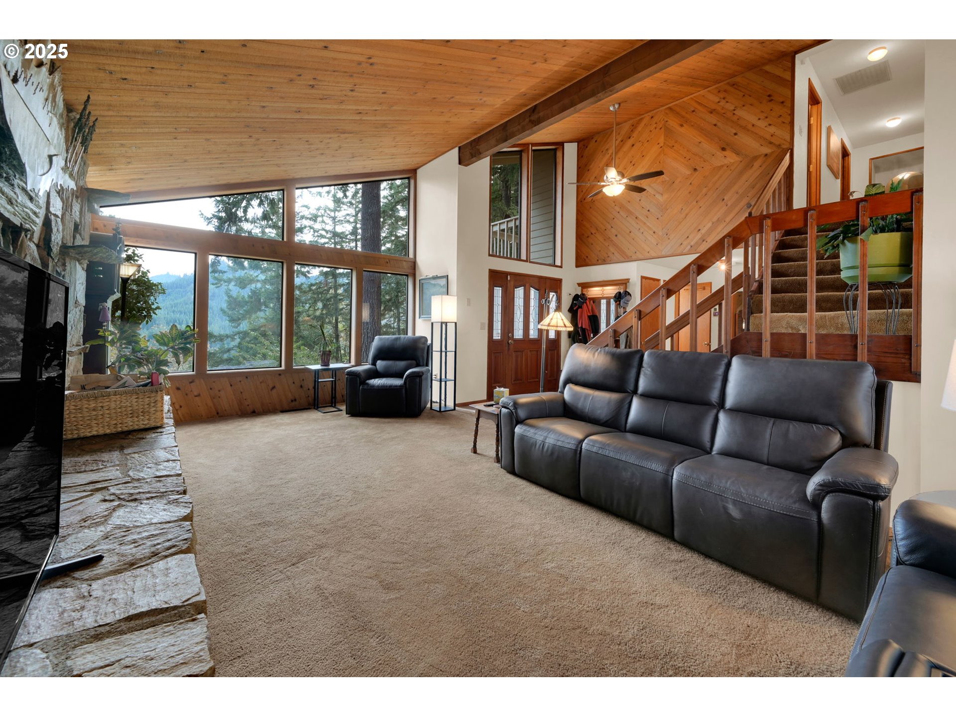 1853 Ridge Water Drive Sutherlin, OR 97479 - Photo 6 of 46