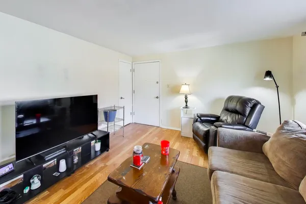 $122,000 | 7410 West 111th Street, Unit 310, Worth, IL 60482