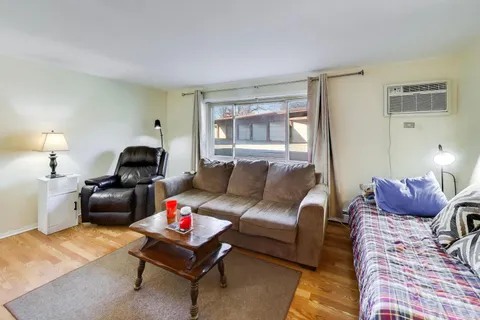 $122,000 | 7410 West 111th Street, Unit 310, Worth, IL 60482
