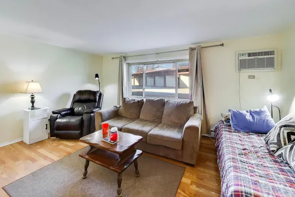 $122,000 | 7410 West 111th Street, Unit 310, Worth, IL 60482