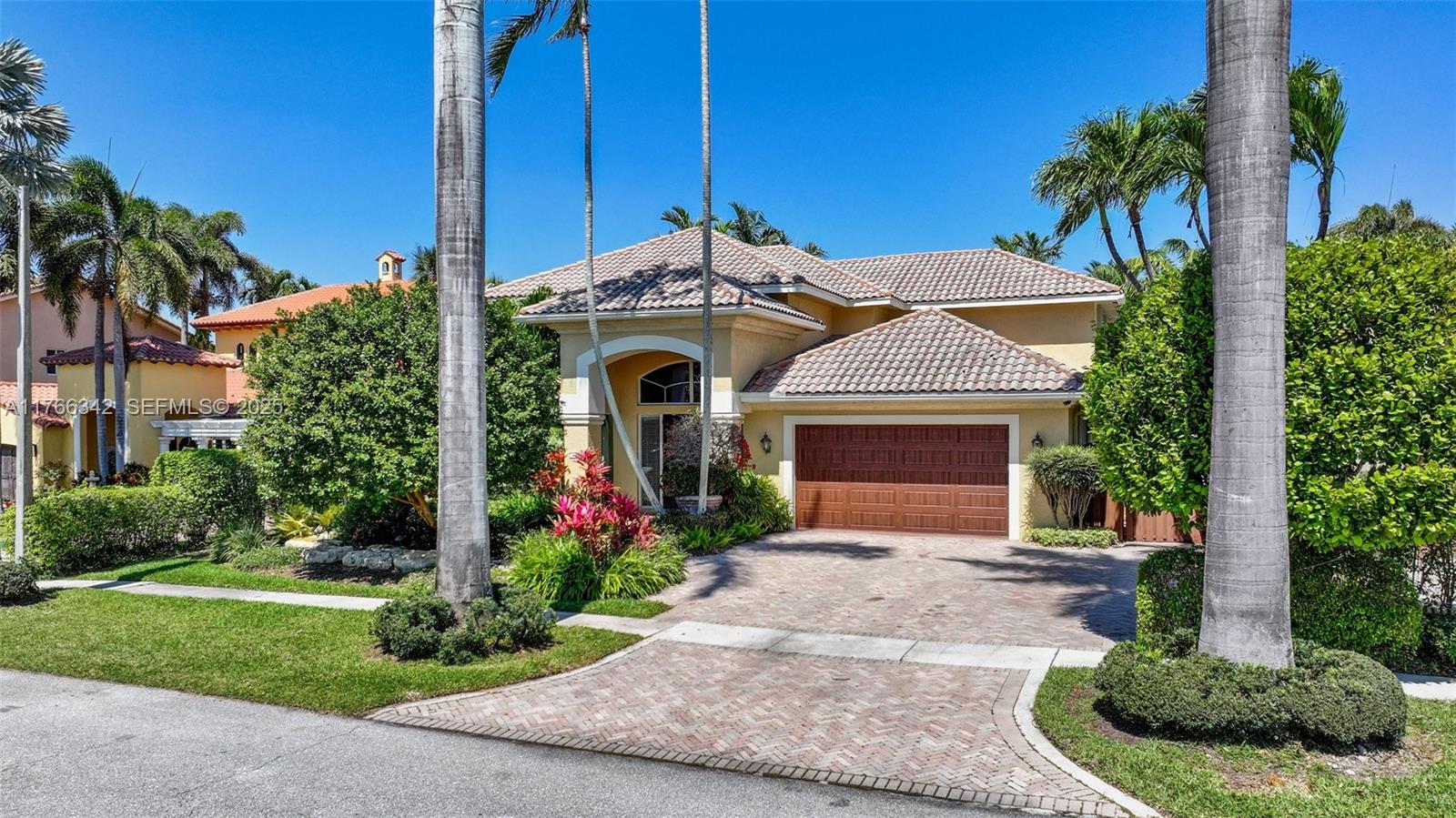 389 Oregon Lane Boca Raton, FL 33487 - Photo 3 of 85 Gallery Image 3