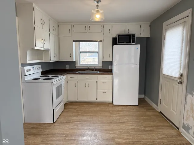 $1,650 | 522 Euclid Avenue, Greenwood, IN 46142