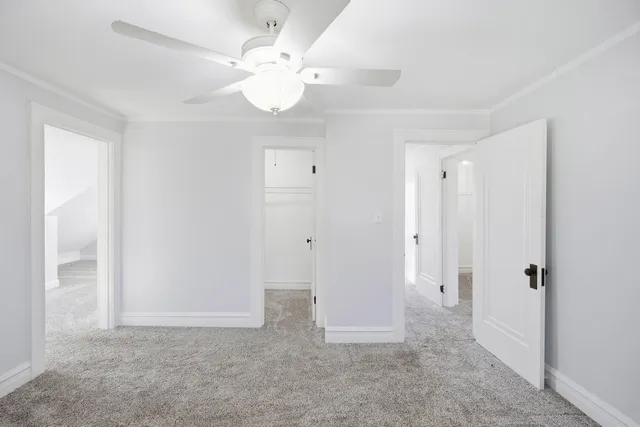 $415,000 | 1489 East Algonquin Road, Des Plaines, IL 60016