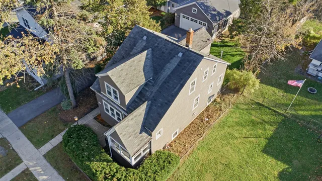 $415,000 | 1489 East Algonquin Road, Des Plaines, IL 60016