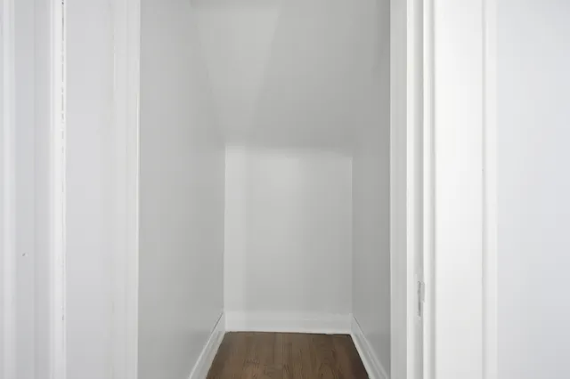 $415,000 | 1489 East Algonquin Road, Des Plaines, IL 60016