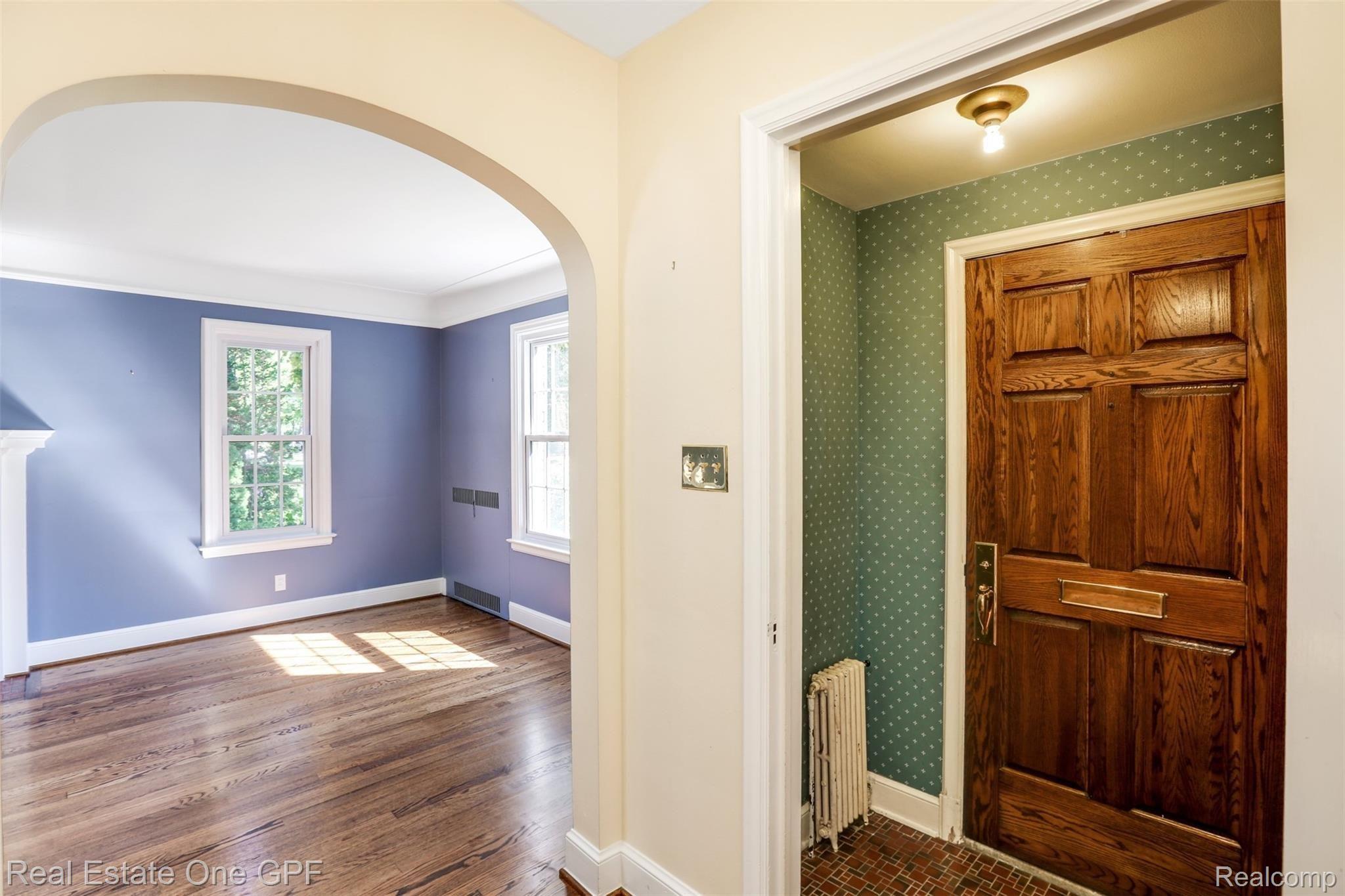 811 Fisher Road Grosse Pointe, MI 48230 - Photo 3 of 33 811+Fisher+Rd+Grosse+Pointe-13-original.jpg
