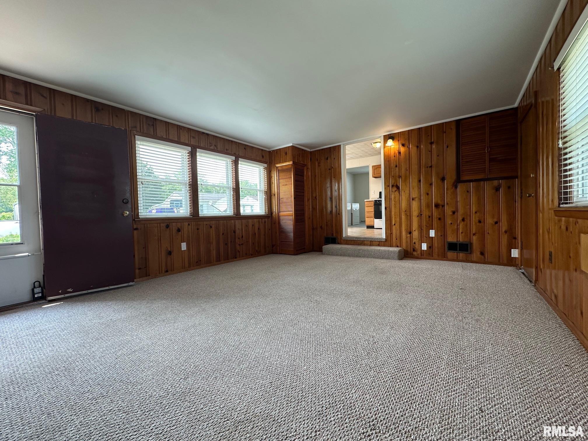 2 St James Court Springfield, IL 62703 - Photo 3 of 11