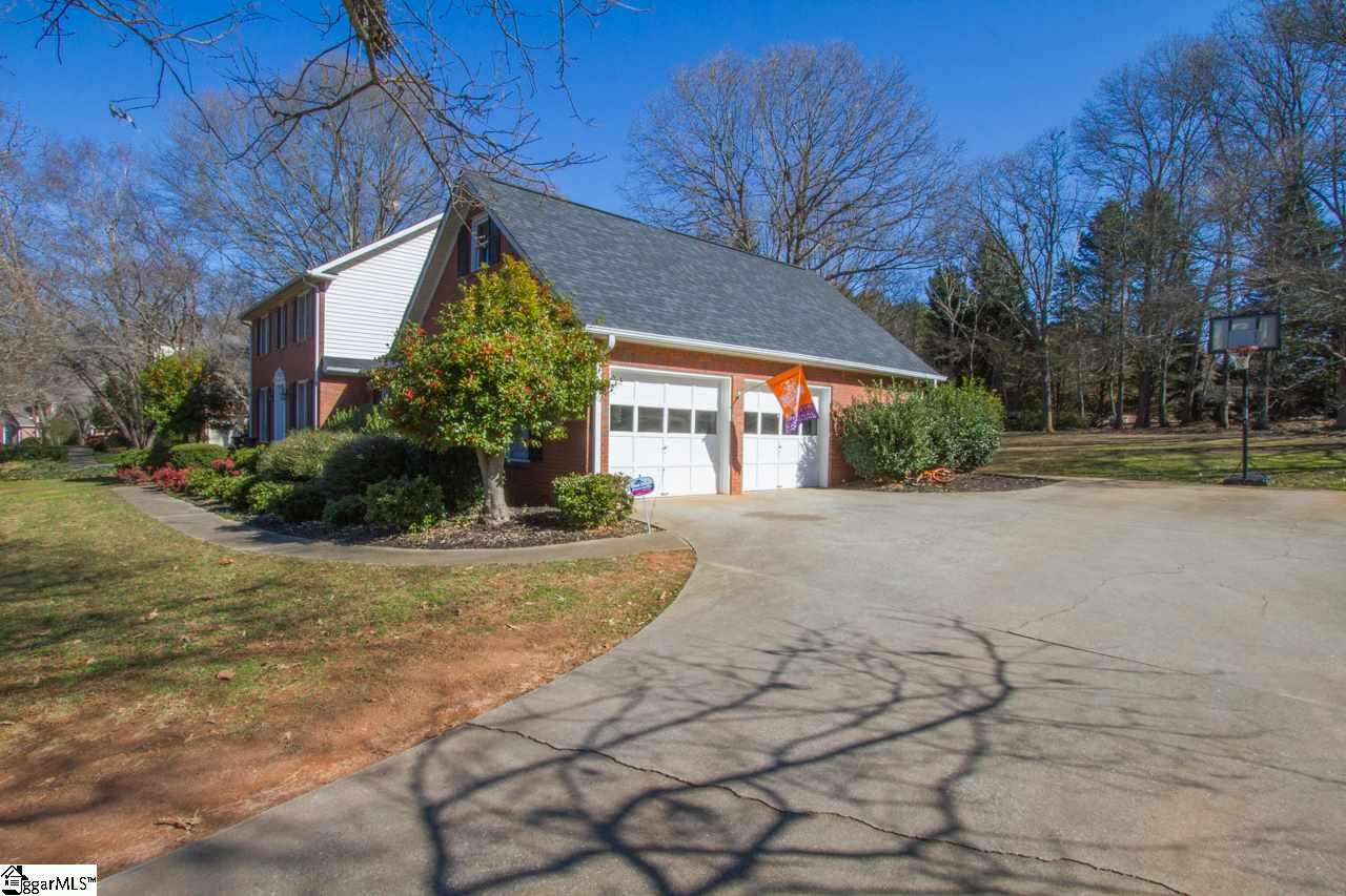 1014 Harpers Way Anderson, SC 29621 - Photo 3 of 36