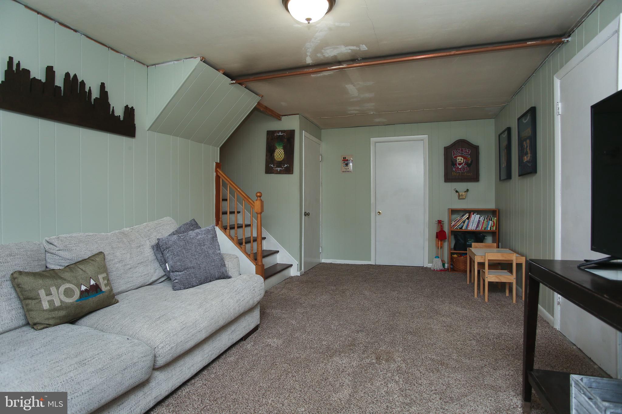 17 Ardsley Road Yardley, PA 19067 - Photo 10 of 20 Family Room