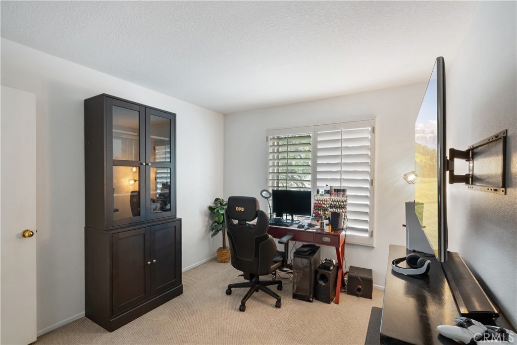 686 Azure Lane, Unit 2 Corona, CA 92879 - Photo 19 of 31