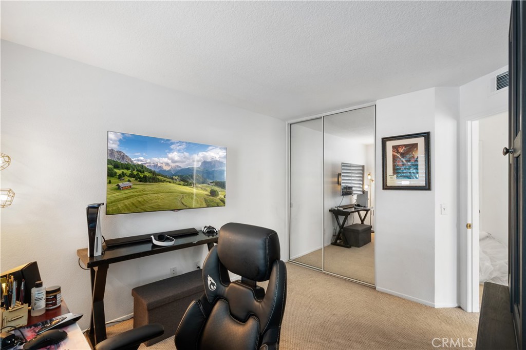 686 Azure Lane, Unit 2 Corona, CA 92879 - Photo 20 of 31